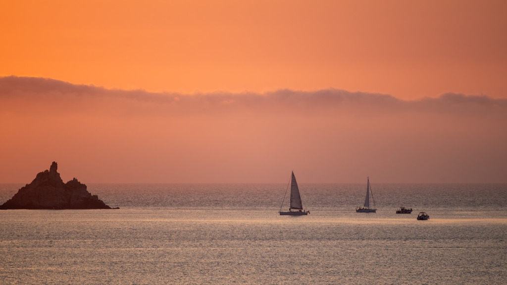 Original 1024 by 575 JPEG landscape image, 985 KB
